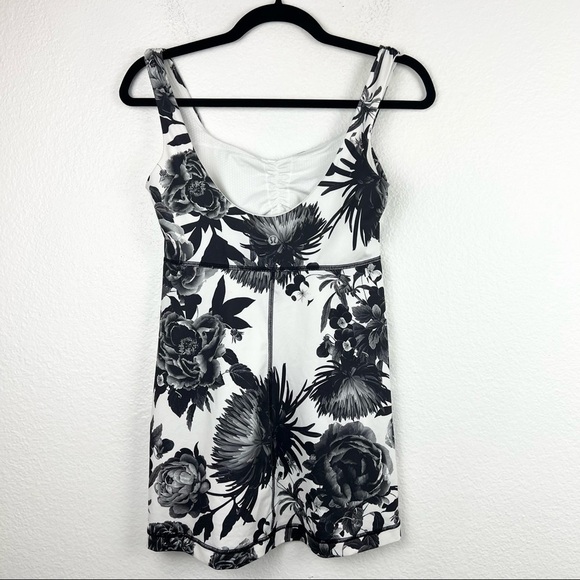 LULULEMON Aria Tank II, Brisk Bloom Black White / White Floral, Size 6 - Picture 7 of 10